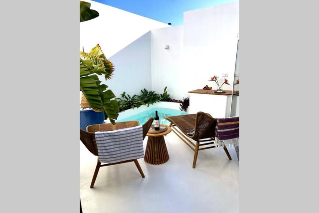 Unique, Stylish & Calm El Estanque By The Sea, Adults Only Villa Costa Teguise Exterior photo
