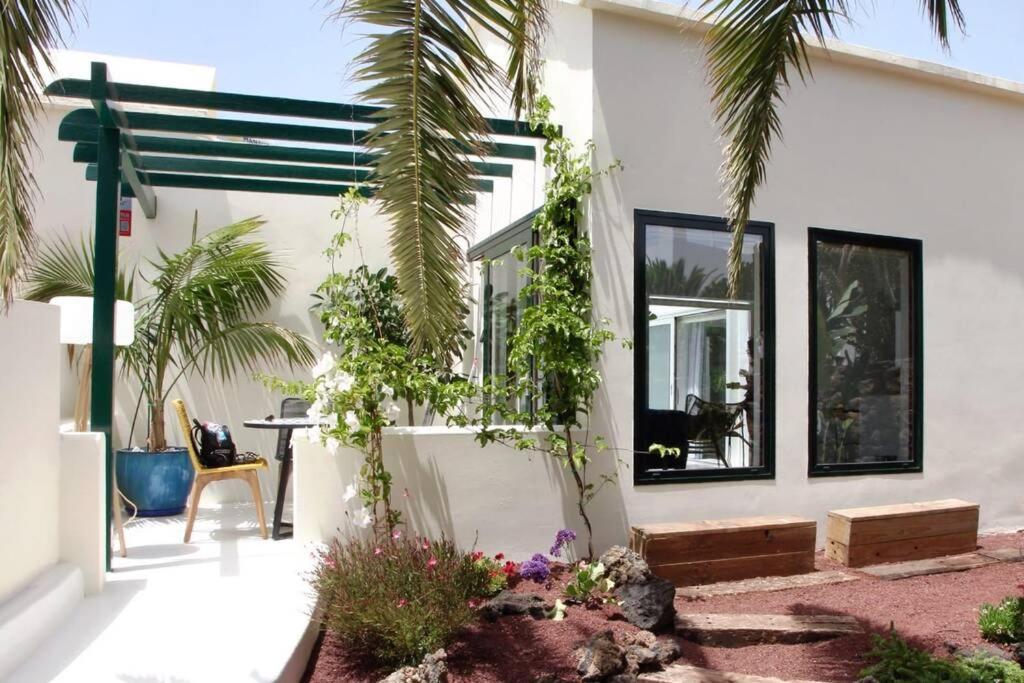Unique, Stylish & Calm El Estanque By The Sea, Adults Only Villa Costa Teguise Exterior photo